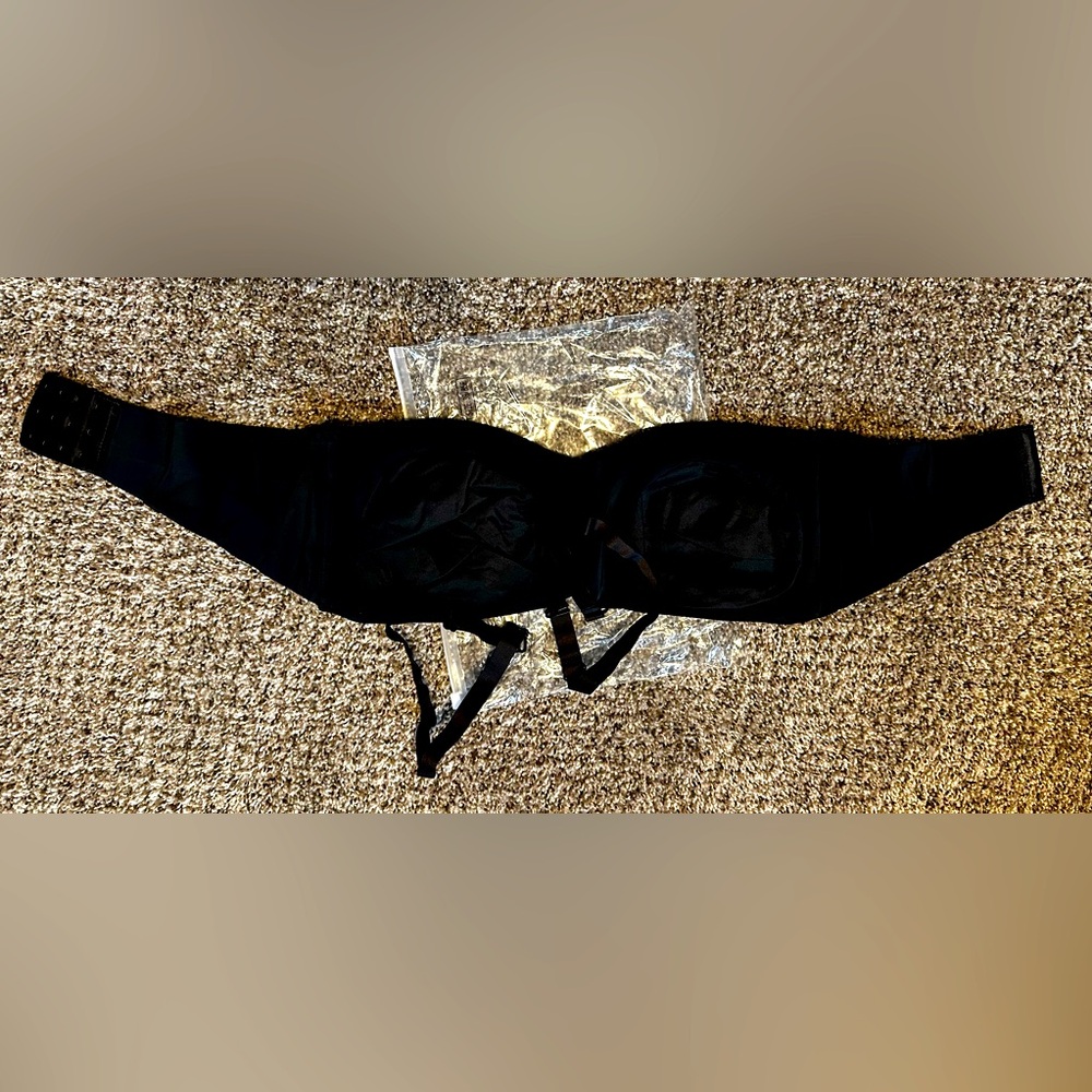 Never worn! Strapless Bra with straps size 38E (DD) Black.